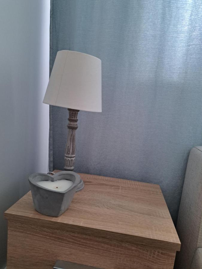 Apartament Onestilor Lägenhet Oradea Exteriör bild